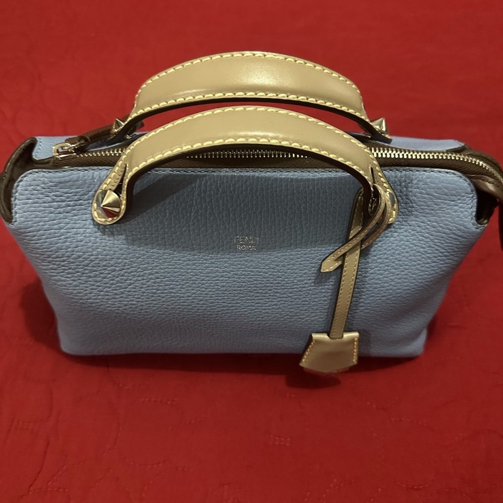 FENDI Medium by the way handbag. In excellent condition! Practically like new.